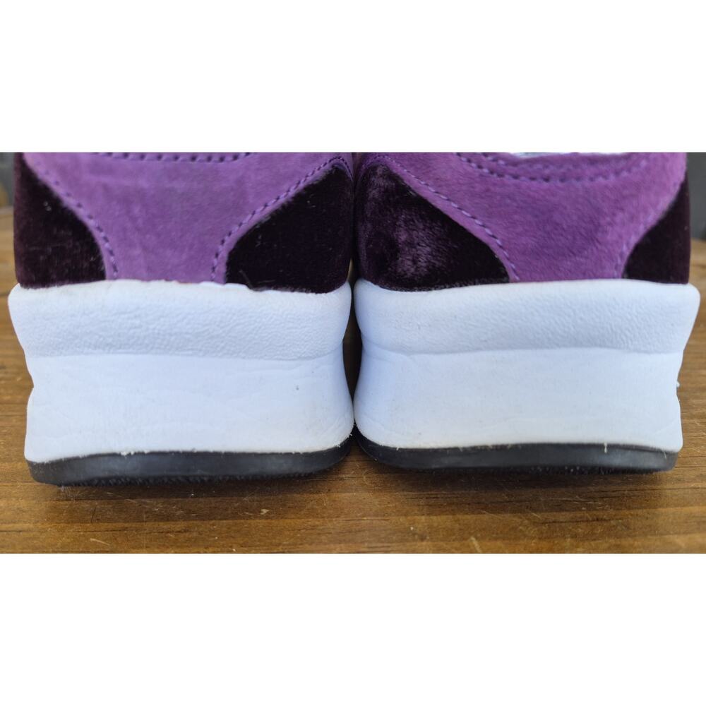 Brooks Purple and Black Women's Sneakers - Picture 13 of 14